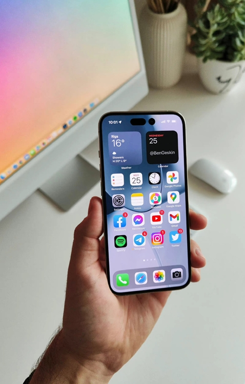 告别刘海屏！iPhone14 Pro概念渲染图曝光